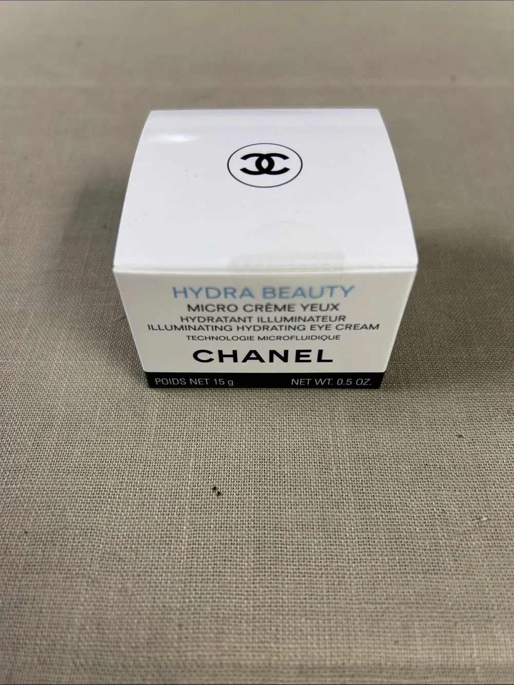 CHANEL Hydra Beauty Illuminating Hydrating Eye Cream - White and Black